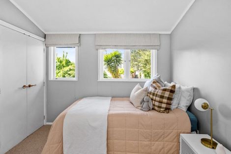 Photo of property in 8 Seapoint Road, Bluff Hill, Napier, 4110