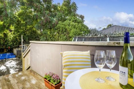 Photo of property in 27a Topliss Drive, Northcross, Auckland, 0632