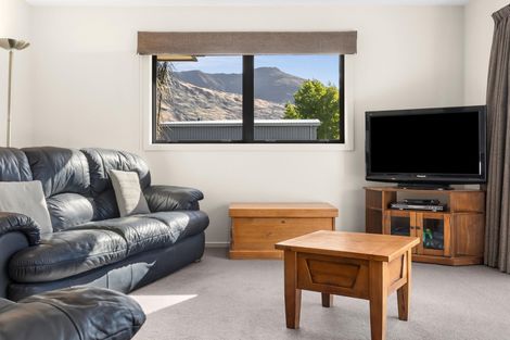Photo of property in 1 Coromandel Street, Wanaka, 9305