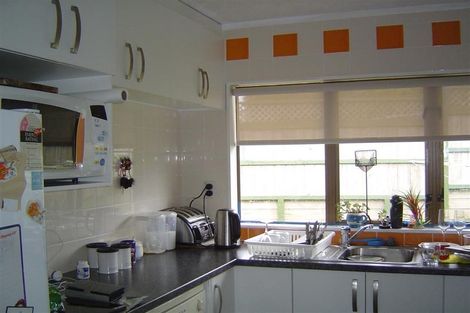 Photo of property in 2 West Glade Crescent, Birkenhead, Auckland, 0626