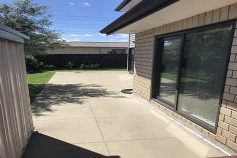 Photo of property in 16 Dalray Avenue, Takanini, 2112