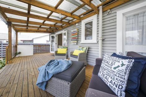 Photo of property in 28 Hair Street, Marton, 4710