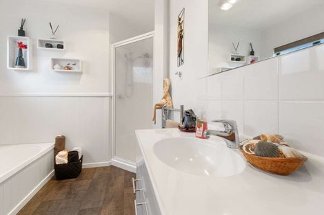 Photo of property in 16b Bullmore Place, Pukehangi, Rotorua, 3015