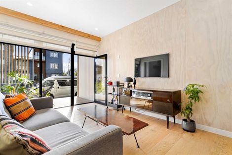 Photo of property in 2/165 Hobsonville Point Road, Hobsonville, Auckland, 0616