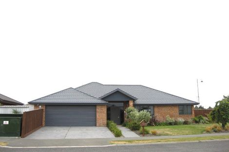Photo of property in 41 Amoka Crescent, Parklands, Christchurch, 8083