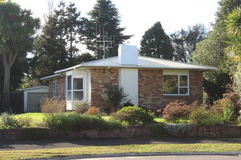 Photo of property in 19 Cranwell Place, Hillcrest, Hamilton, 3216