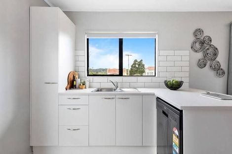 Photo of property in 94a Beach Haven Road, Beach Haven, Auckland, 0626