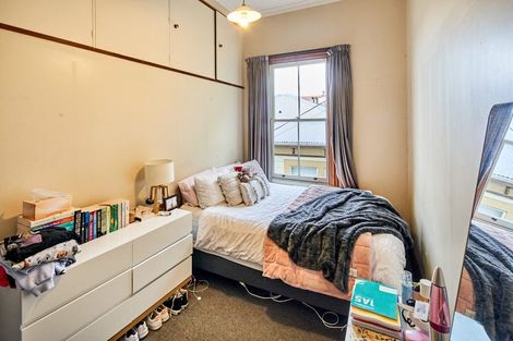 Photo of property in 64 Kelburn Parade, Kelburn, Wellington, 6012