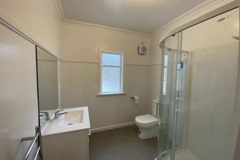 Photo of property in 37 Palliser Road, Roseneath, Wellington, 6011