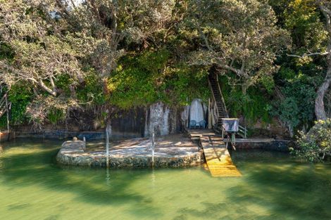 Photo of property in 51 Norwood Road, Bayswater, Auckland, 0622