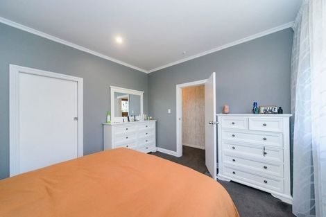 Photo of property in 93 Shamrock Street, Takaro, Palmerston North, 4412