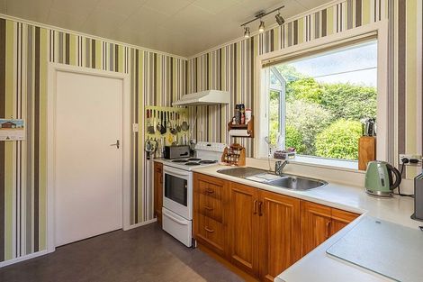 Photo of property in 22 Kaitawa Crescent, Paraparaumu, 5032