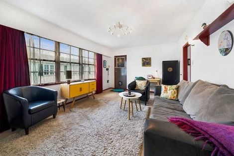 Photo of property in 1/95 Whites Line East, Waiwhetu, Lower Hutt, 5010