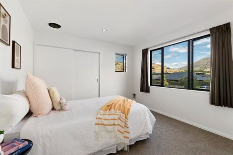 Photo of property in 1 Coburn Place, Lake Hayes, Queenstown, 9304