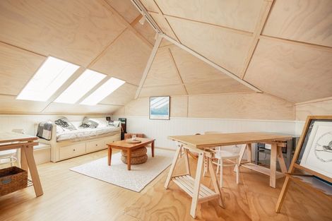 Photo of property in 28 Muri Road, Pukerua Bay, 5026