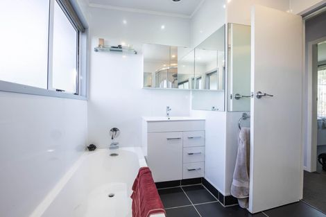 Photo of property in 37 Heather Green Avenue, Meremere, Mercer, 2474