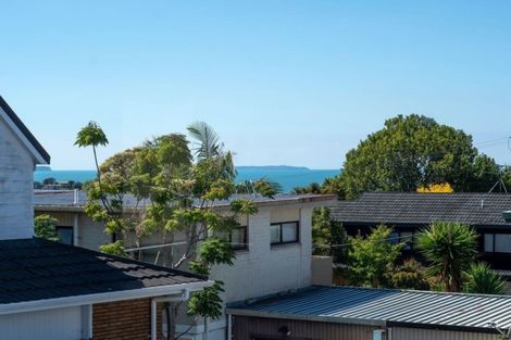 Photo of property in 2/99 Matipo Road, Mairangi Bay, Auckland, 0630