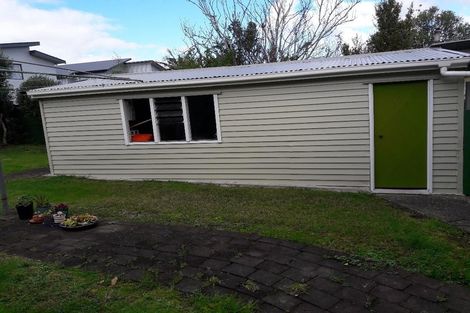 Photo of property in 39 Titoki Street, Te Atatu Peninsula, Auckland, 0610