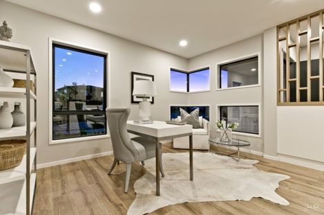 Photo of property in 21 Longshore Drive, Long Bay, Auckland, 0630