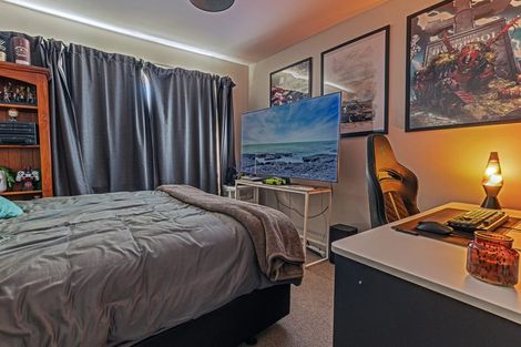 Photo of property in 8 Tenby Place, Avondale, Christchurch, 8061