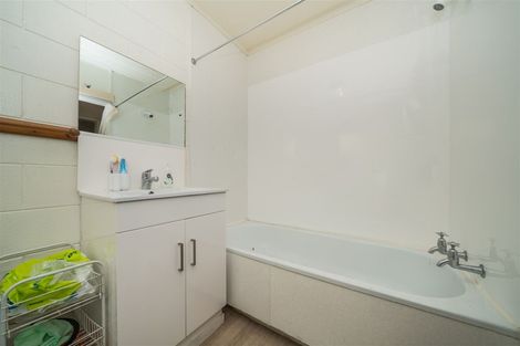 Photo of property in 8 Dahlia Street, Palmerston North, 4410