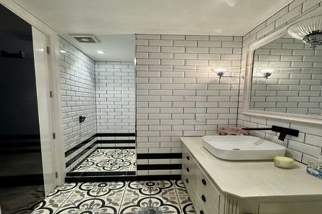 Photo of property in 322 Oriental Parade, Oriental Bay, Wellington, 6011