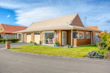 Photo of property in Holdsworth Villas, 66/2 William Donald Drive, Solway, Masterton, 5810