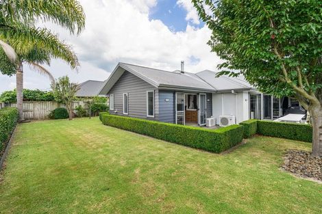 Photo of property in 27 Norfolk Drive, Cambridge, 3434