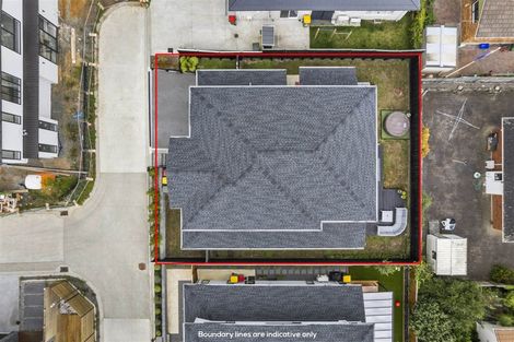 Photo of property in 10 Huaota Place, Botany Downs, Auckland, 2010