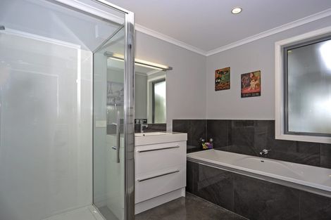 Photo of property in 16 Utopia Park Heights, Welcome Bay, Tauranga, 3112