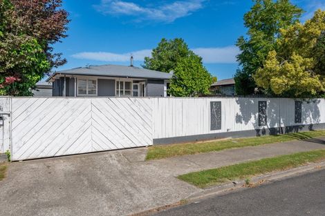 Photo of property in 18 Lipscombe Crescent, Havelock North, 4130