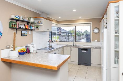 Photo of property in 42 Nielsen Gardens, Rototuna, Hamilton, 3210