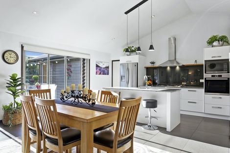 Photo of property in 21 Stewart Glen, Acacia Bay, Taupo, 3385