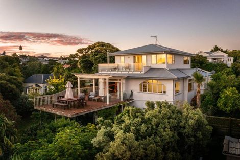 Photo of property in 117 Priestley Terrace, Bluff Hill, Napier, 4110