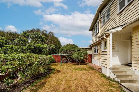 Photo of property in 20 Findlay Street, Tawa, Wellington, 5028