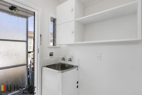 Photo of property in 1/5 Keldale Place, Forrest Hill, Auckland, 0620