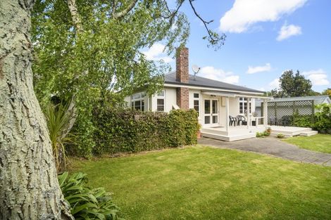 Photo of property in 32 Rangitira Avenue, Palmerston North, 4414