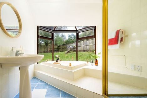 Photo of property in 17 Unsworth Drive, Unsworth Heights, Auckland, 0632