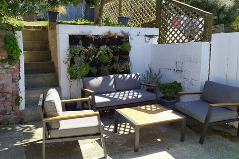 Photo of property in 28 Edinburgh Terrace, Berhampore, Wellington, 6023