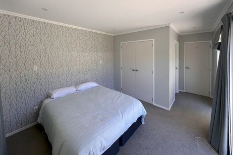 Photo of property in 37 Somerby Mews, Silverstream, Upper Hutt, 5019