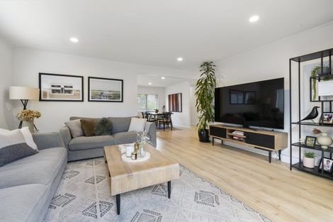 Photo of property in 7/1 Valley Road, Northcote, Auckland, 0626