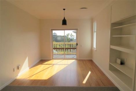 Photo of property in 79 Carrington Street, Lower Vogeltown, New Plymouth, 4310