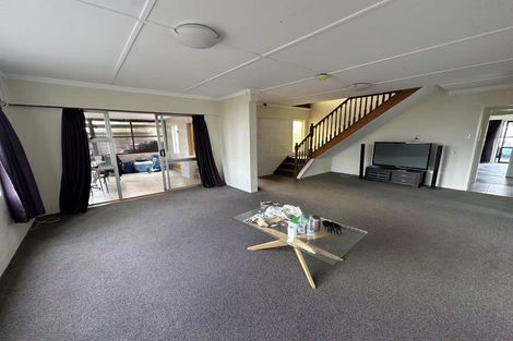 Photo of property in 10 Bendale Place, Papatoetoe, Auckland, 2025