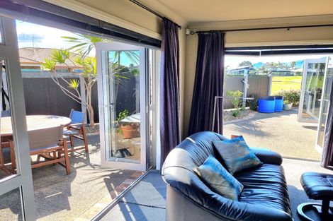 Photo of property in 35 Barbados Way, One Tree Point, 0118