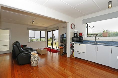 Photo of property in 19 Hector Place, Opunake, 4616