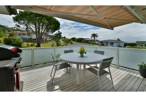 Photo of property in 33 Savoy Road, Orewa, 0931