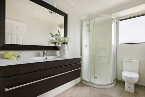 Photo of property in 2/1 Rebecca Rise, Weymouth, Auckland, 2103