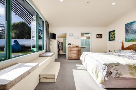 Photo of property in 1 Te Mara Place, Merrilands, New Plymouth, 4312