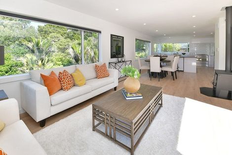 Photo of property in 13 Woodcote Drive, Glenfield, Auckland, 0629