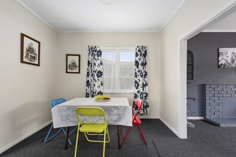 Photo of property in 100 Gibbons Street, Ebdentown, Upper Hutt, 5018